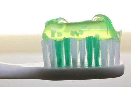 Zubní pasta - ilustrační obrázek